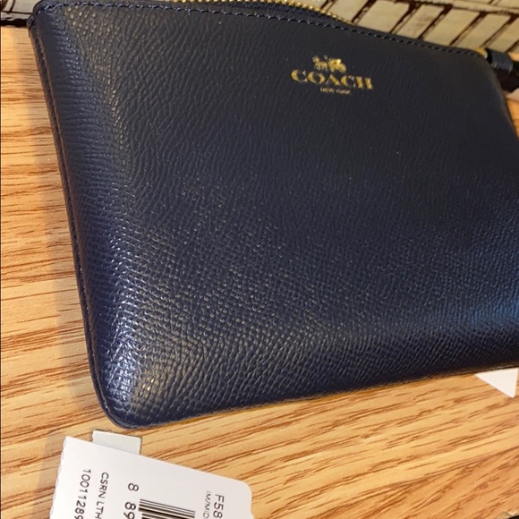 COACH ‘midnight’ navy crossgrain leather wristlet - Picture 8 of 8